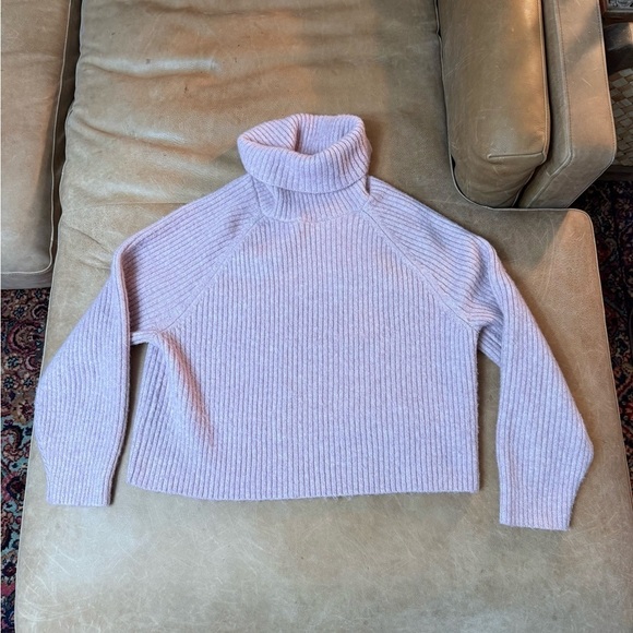 Old Navy Sweaters - Old Navy Pink Turtleneck Crop Sweater Pink Women’s Size Large